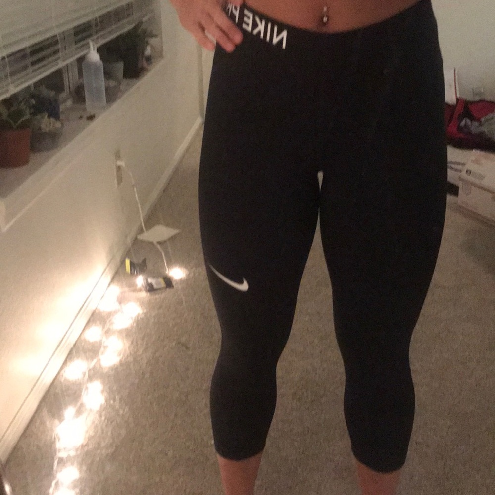 Nike cropped pro leggings